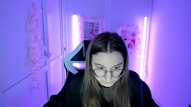 Mia kristal online show from 5, 5, 2026