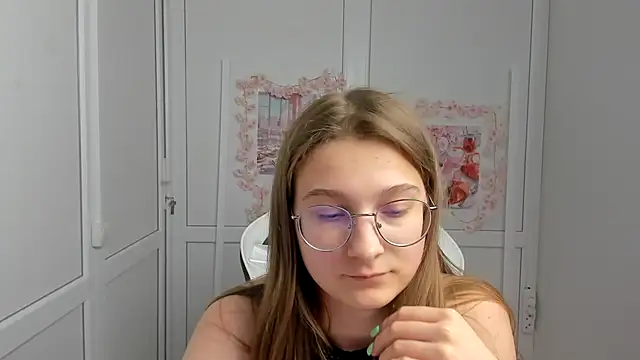 Mia kristal online show from 18, 6, 2026