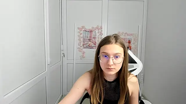 Mia kristal online show from 2, 6, 2026