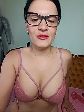 Snapshot of Evamilfhungary chatting on 15, 6, 2026 Evamilfhungary online show from 15, 6, 2026