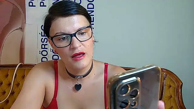 Snapshot of Evamilfhungary chatting on 7, 7, 2026 Evamilfhungary online show from 7, 7, 2026
