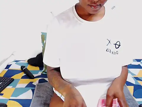 Tattooedgoddess33 online show from 22, 6, 2026