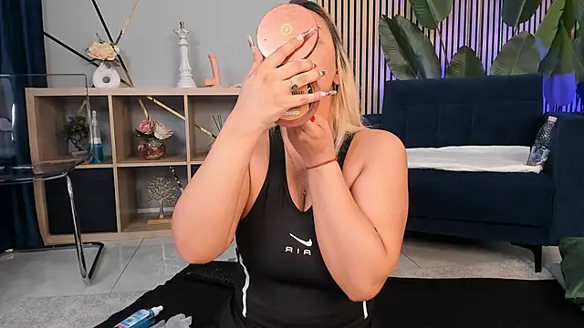 CurvyyVanessa online show from 10, 5, 2026