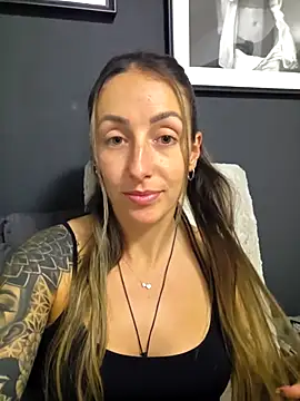 NicoleKaiser online show from 12, 5, 2026