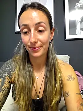NicoleKaiser online show from 19, 4, 2026