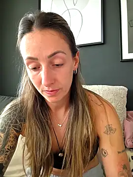 NicoleKaiser online show from 19, 4, 2026