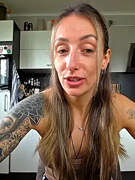 NicoleKaiser online show from 21, 4, 2026