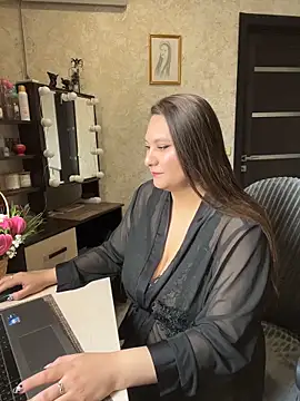 AgathaMyers online show from 11, 4, 2026