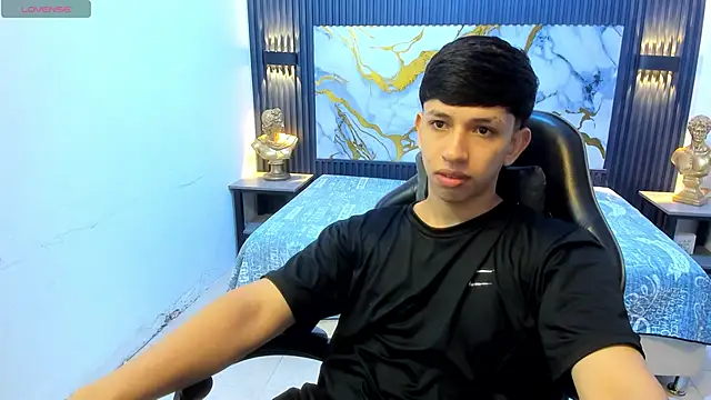 Snapshot of AdrianFranko chatting on 17, 6, 2026 AdrianFranko online show from 17, 6, 2026