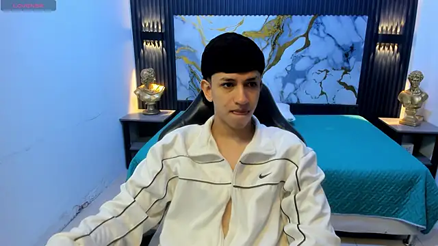 Snapshot of AdrianFranko chatting on 19, 6, 2026 AdrianFranko online show from 19, 6, 2026