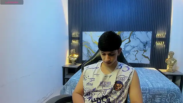Snapshot of AdrianFranko chatting on 27, 5, 2026 AdrianFranko online show from 27, 5, 2026