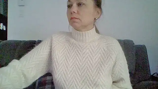 Couple qc online show from 6, 4, 2026