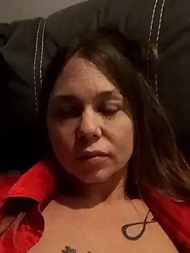 Couple qc online show from 15, 4, 2026