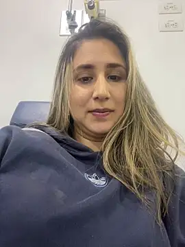 VictoriaWhitmore online show from 30, 4, 2026