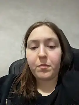 charmingggirl online show from 12, 4, 2026