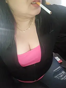 emiliecurvy83 online show from 15, 4, 2026