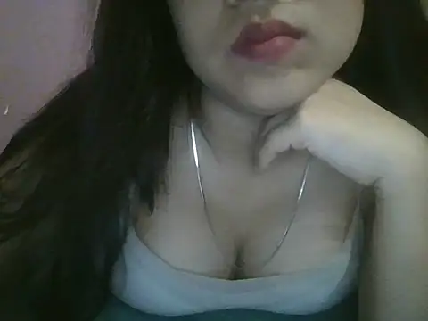Snapshot of Qween_Seelu chatting on 8, 6, 2026 Qween Seelu online show from 8, 6, 2026