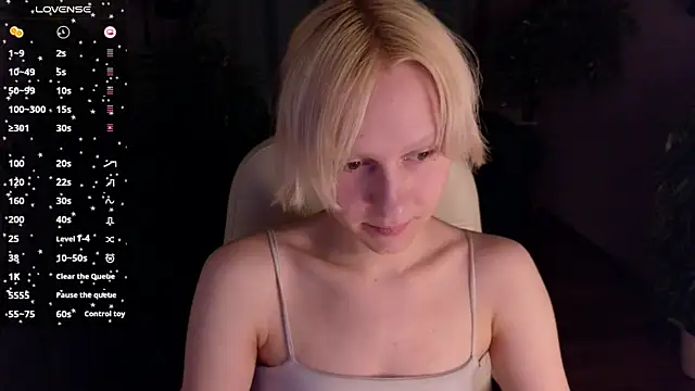 Snapshot of holyedward chatting on 5, 4, 2026 holyedward online show from 5, 4, 2026