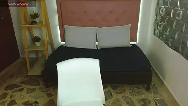 Kloe  watson online show from 24, 3, 2026