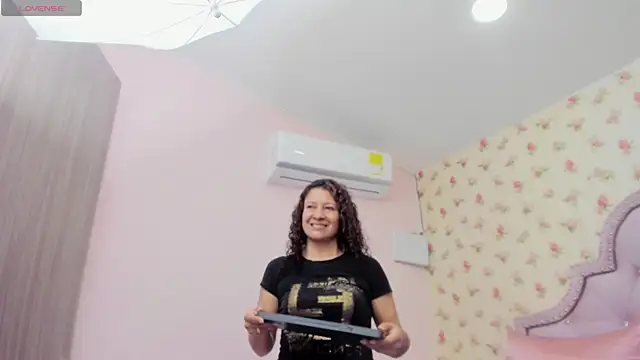 Snapshot of crystal_watson0 chatting on 28, 6, 2026 crystal watson0 online show from 28, 6, 2026