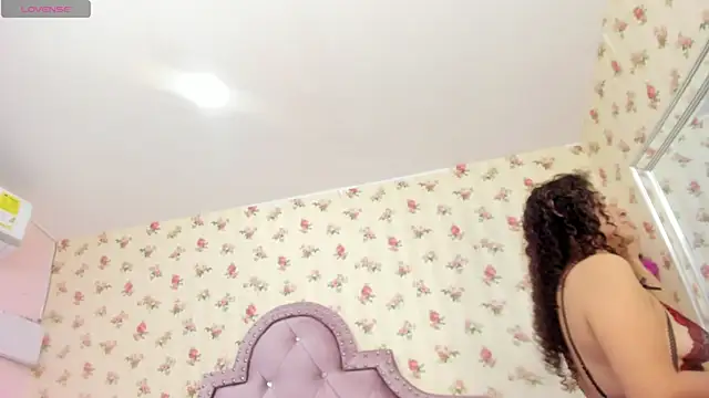 Snapshot of crystal_watson0 chatting on 2, 8, 2026 crystal watson0 online show from 2, 8, 2026
