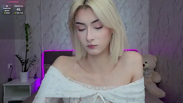 kittysocutie online show from 11, 5, 2026