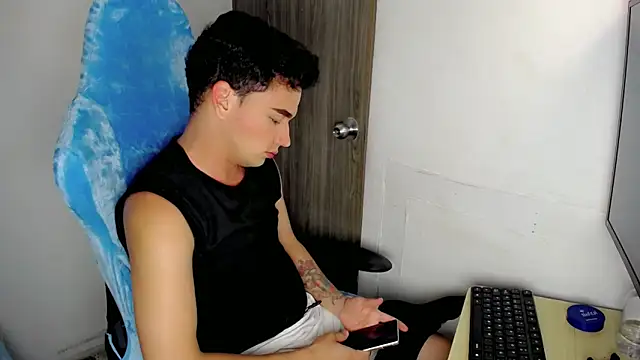Snapshot of Mathias_twinkk chatting on 29, 3, 2026 Mathias twinkk online show from 29, 3, 2026