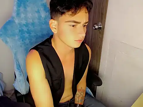 Snapshot of Mathias_twinkk chatting on 8, 4, 2026 Mathias twinkk online show from 8, 4, 2026