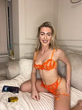 Snapshot of Lola_RaeX chatting on 5, 4, 2026 Lola RaeX online show from 5, 4, 2026