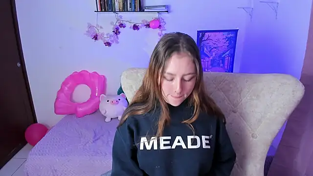 Snapshot of leyla_miller_ chatting on 28, 3, 2026 leyla miller online show from 28, 3, 2026