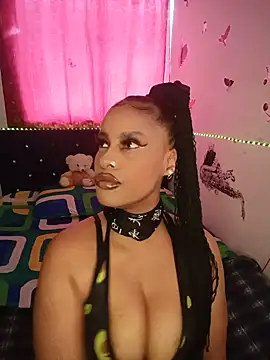 Snapshot of KAYLA_48_ chatting on 4, 6, 2026 KAYLA 48 online show from 4, 6, 2026