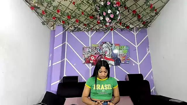 Snapshot of Nahomi_hot_77 chatting on 19, 5, 2026 Nahomi hot 77 online show from 19, 5, 2026