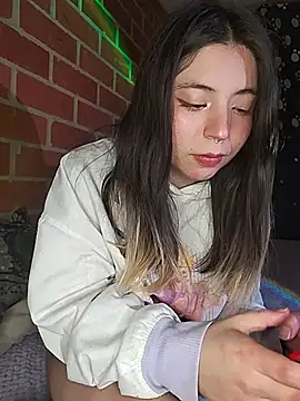 Petite CherryX online show from 16, 7, 2026