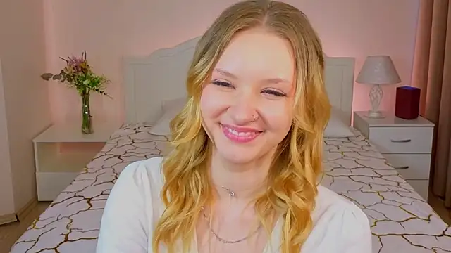 Snapshot of StaceyyJones chatting on 7, 5, 2026 StaceyyJones online show from 7, 5, 2026