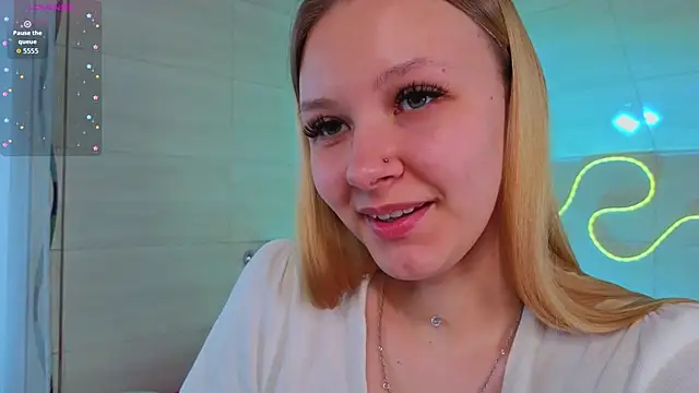 StaceyyJones online show from 12, 4, 2026