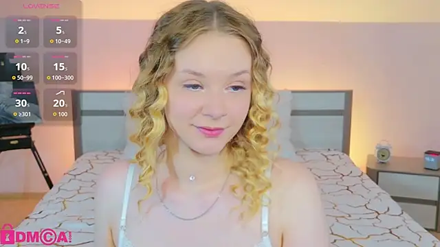 Snapshot of StaceyyJones chatting on 7, 7, 2026 StaceyyJones online show from 7, 7, 2026