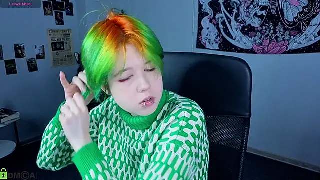 Snapshot of LittleKittenStar chatting on 17, 5, 2026 LittleKittenStar online show from 17, 5, 2026