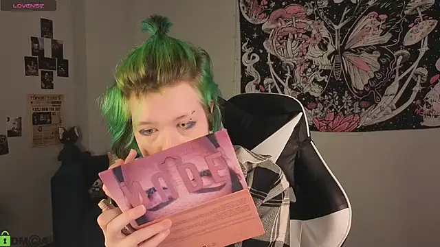 LittleKittenStar online show from 24, 4, 2026