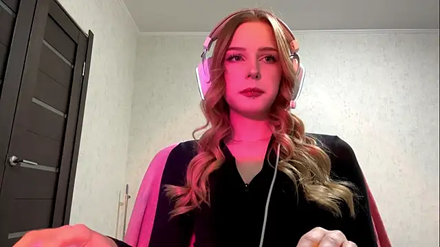 hikkiii online show from 18, 3, 2026