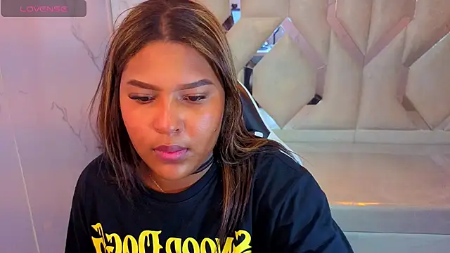 Snapshot of naomitp chatting on 21, 5, 2026 naomitp online show from 21, 5, 2026