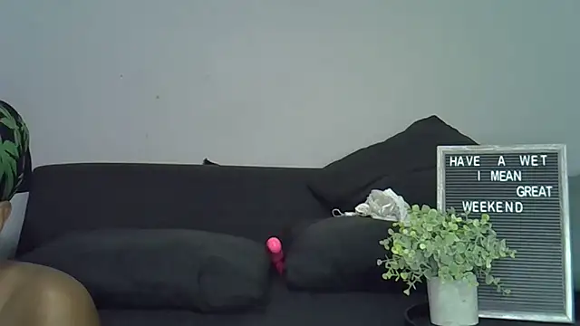 CurvySnowflakes online show from 24, 4, 2026