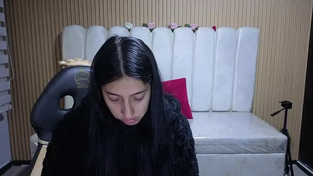 Melannyy V online show from 16, 4, 2026