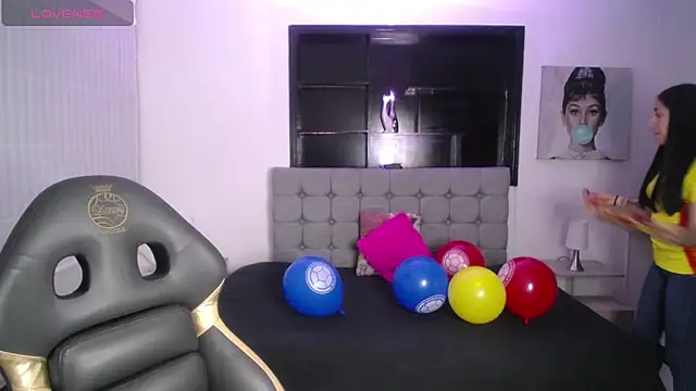 Melannyy V online show from 17, 6, 2026