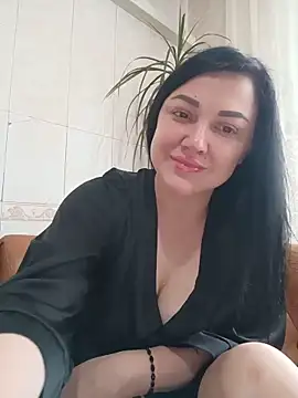 Snapshot of Elsie-Nora chatting on 4, 6, 2026 Elsie-Nora online show from 4, 6, 2026