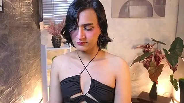 Zoee Kiss  online show from 21, 4, 2026