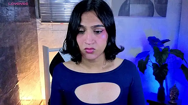 Zoee Kiss  online show from 28, 6, 2026
