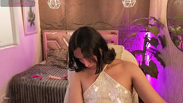 Zoee Kiss  online show from 24, 7, 2026