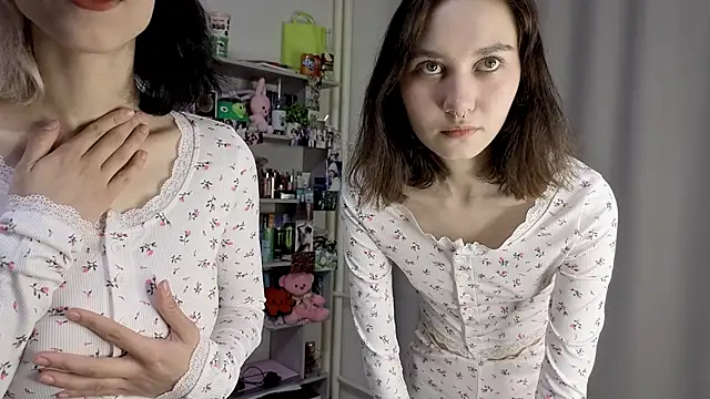 Snapshot of Layla_Muur chatting on 1, 6, 2026 Layla Muur online show from 1, 6, 2026