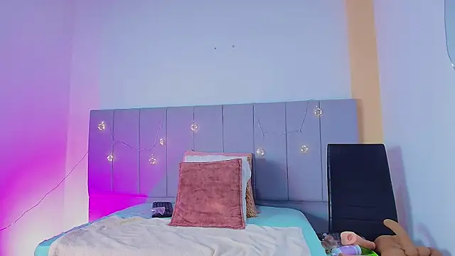 LiiaaGenner online show from 10, 4, 2026