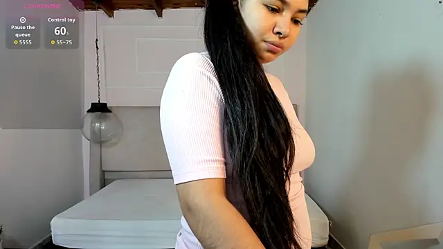 MilaHeat1 online show from 17, 6, 2026